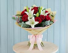 Букет цветов из:  Лилии и Розы в Мищенском