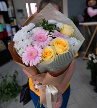 Букет цветов из:  Герберы, Розы и Хризантемы в Мищенском