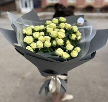 Букет Белые кустовые розы Солинеро в Мищенском