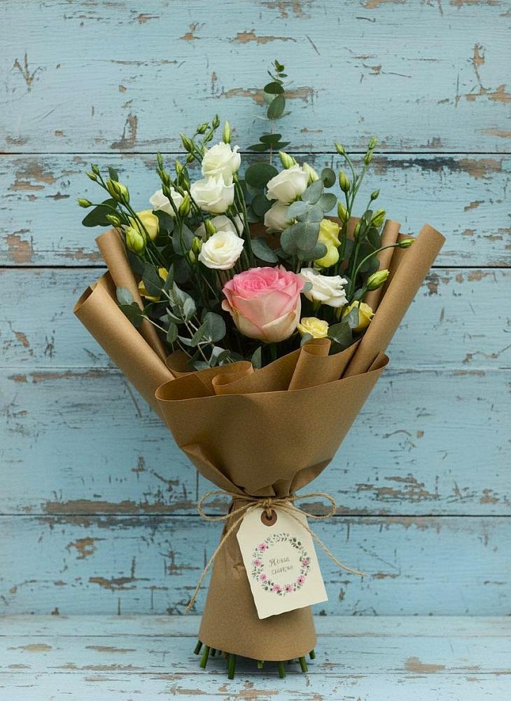 Букет цветов из: Розы и Лизиантусы в Мищенском