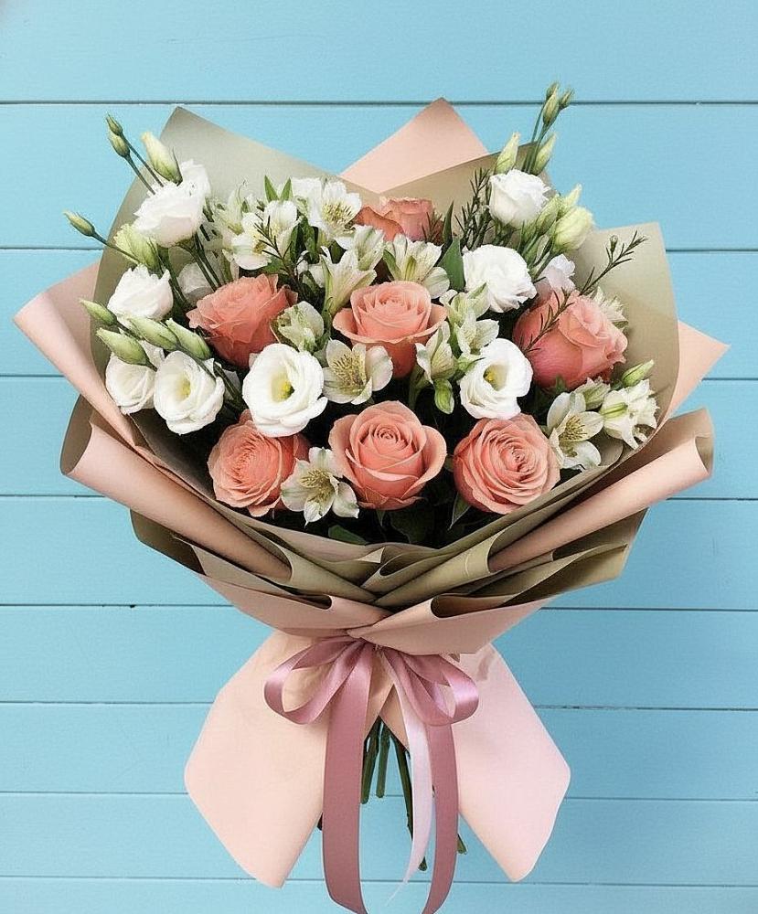 Букет цветов из: Розы, Альстромерии и Лизиантусы в Мищенском