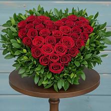 Цветочная композиция из Розы в виде сердца в Мищенском