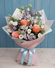 Букет цветов из:  Лизиантусы, Розы, Альстромерии и Гипсофила в Мищенском