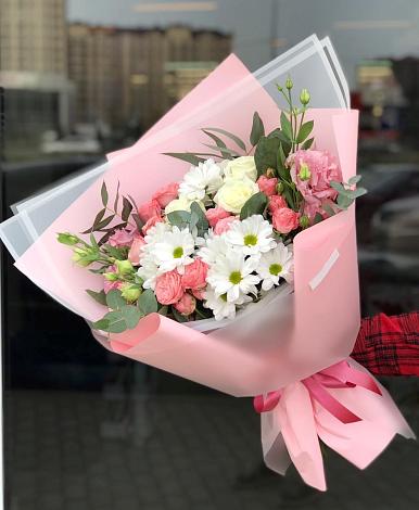 Букет цветов из: Розы, Лизиантусы и Хризантемы в Мищенском